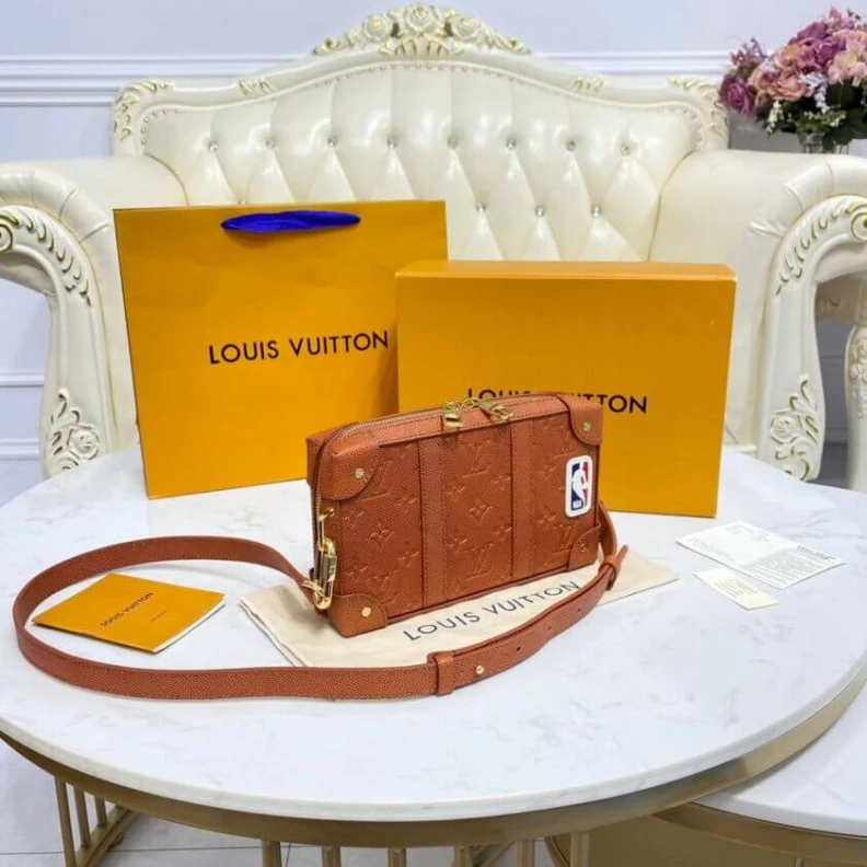Replica bag Textile l Louis Vuitton LVXNBA Soft Trunk Wearable Wallet
