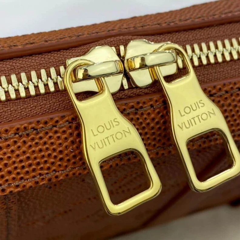 Replica bag Textile l Louis Vuitton LVXNBA Soft Trunk Wearable Wallet