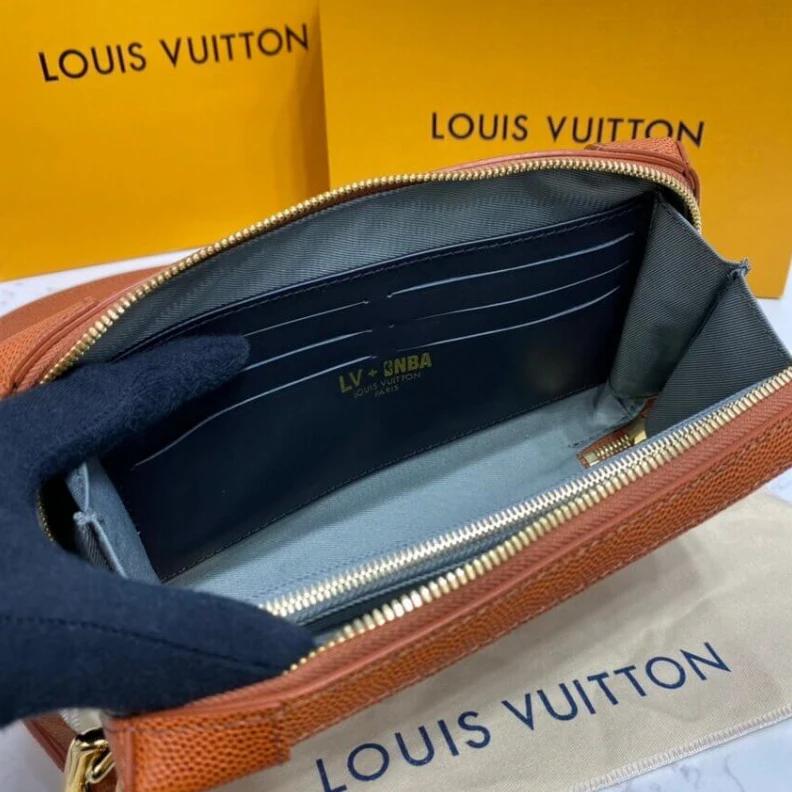 Replica bag Textile l Louis Vuitton LVXNBA Soft Trunk Wearable Wallet