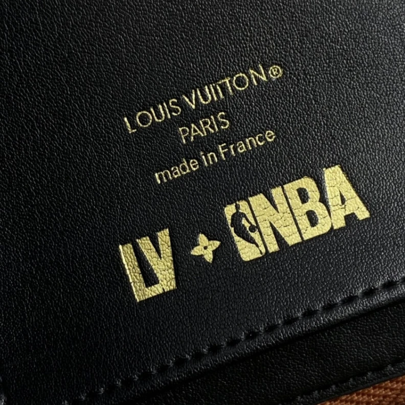 Mythick ru 10 x 20 x Louis Vuitton LVXNBA Zippy Wallet Vertical Brown
