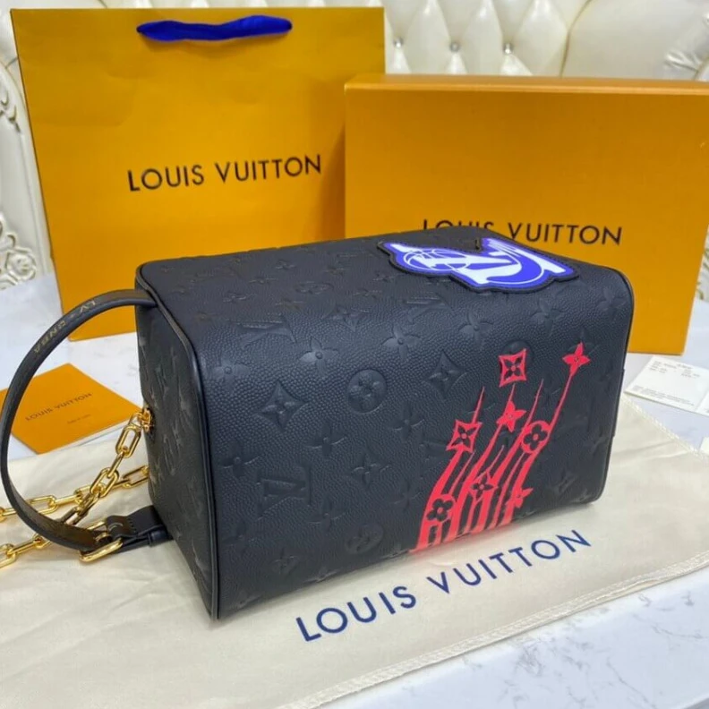 Mythick ru Cowhidele Louis Vuitton LVxNBA Cloakroom Dopp Kit Black
