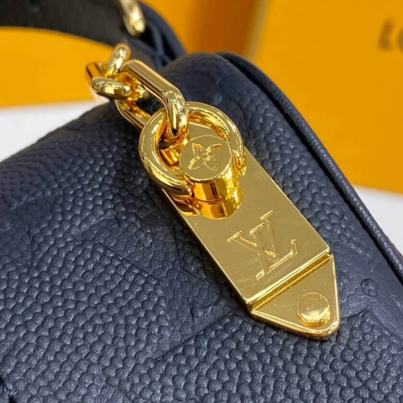 Mythick ru Cowhidele Louis Vuitton LVxNBA Cloakroom Dopp Kit Black