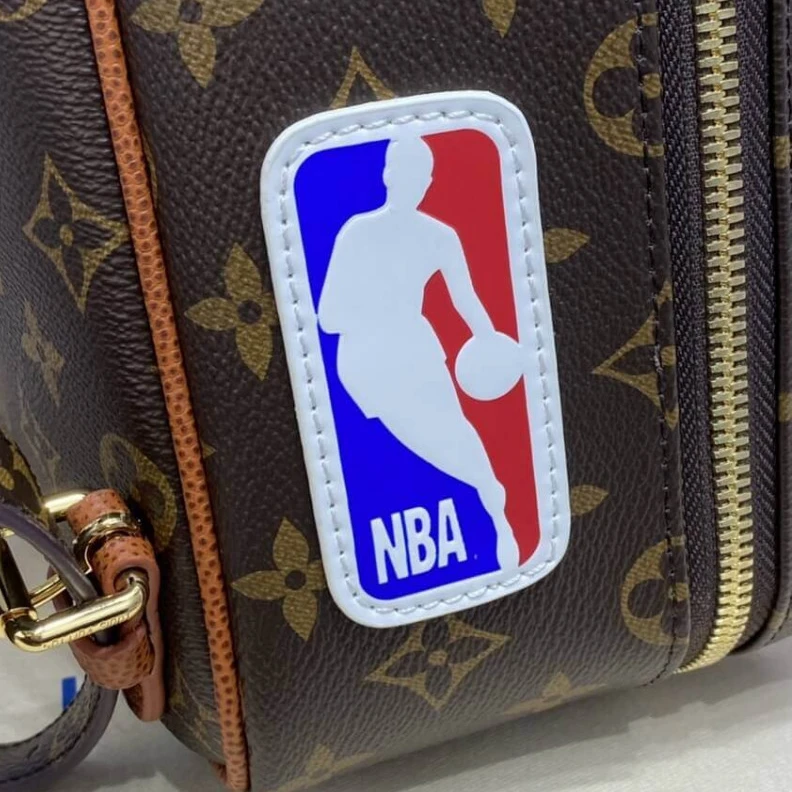 Mythick ru Strap: Re Louis Vuitton LVxNBA Shoes Box Backpack