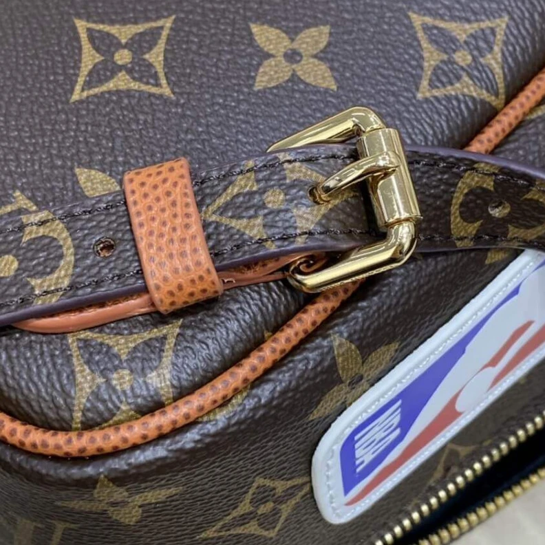 Mythick ru Strap: Re Louis Vuitton LVxNBA Shoes Box Backpack