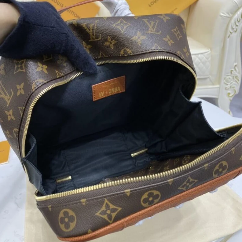 Mythick ru Strap: Re Louis Vuitton LVxNBA Shoes Box Backpack