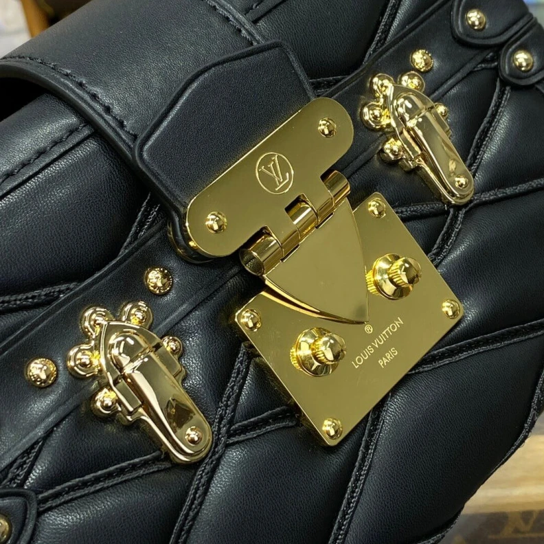 Replica bags lv Black Bei Louis Vuitton Lambskin Petite Malle