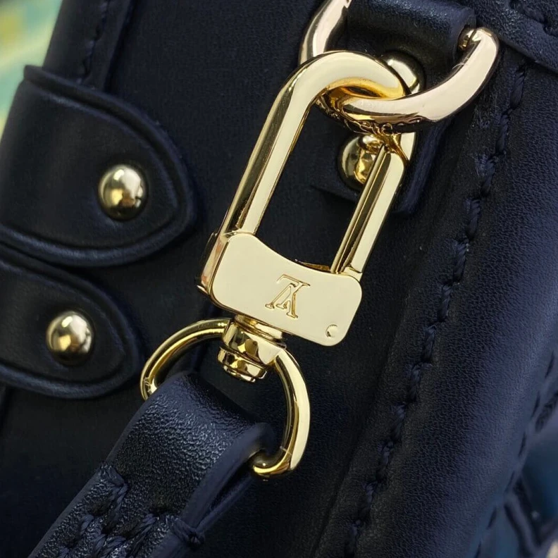 Replica bags lv Black Bei Louis Vuitton Lambskin Petite Malle
