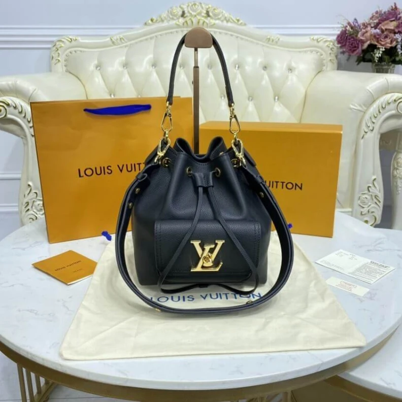Top lv The Lockme Louis Vuitton Lockme Bucket Black