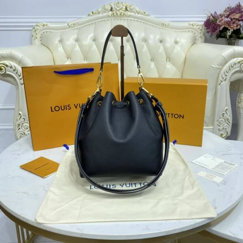 Top lv The Lockme Louis Vuitton Lockme Bucket Black