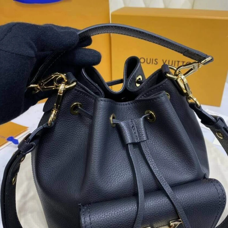 Top lv The Lockme Louis Vuitton Lockme Bucket Black