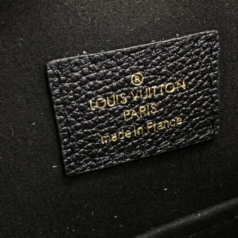 Top lv The Lockme Louis Vuitton Lockme Bucket Black