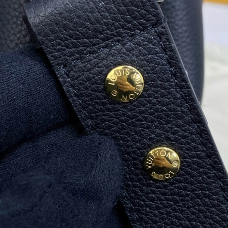 Top lv The Lockme Louis Vuitton Lockme Bucket Black