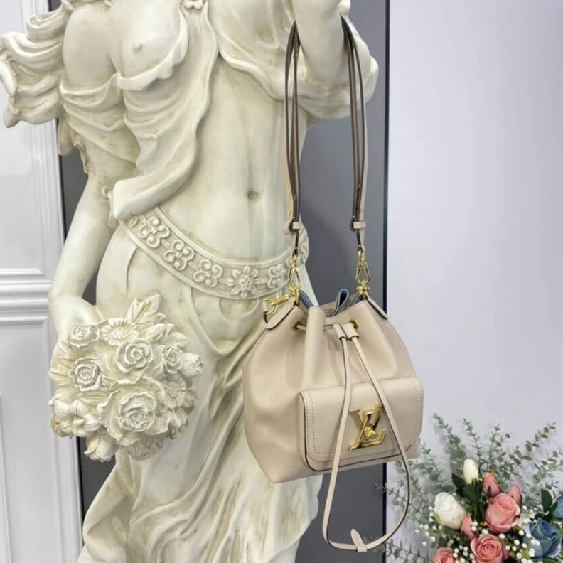 Mythick Strap Dro Louis Vuitton Lockme Bucket Greige