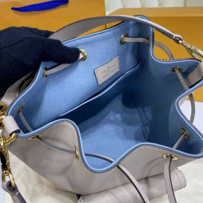 Mythick Strap Dro Louis Vuitton Lockme Bucket Greige