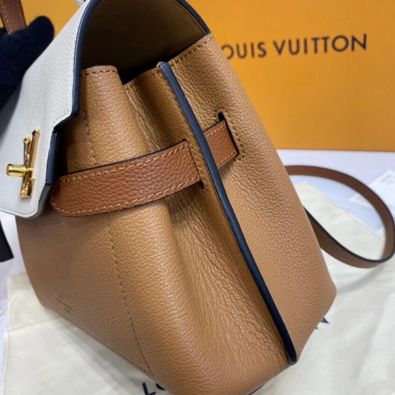 Mythick ru Softcalfs Louis Vuitton Lockme Ever BB White Brown