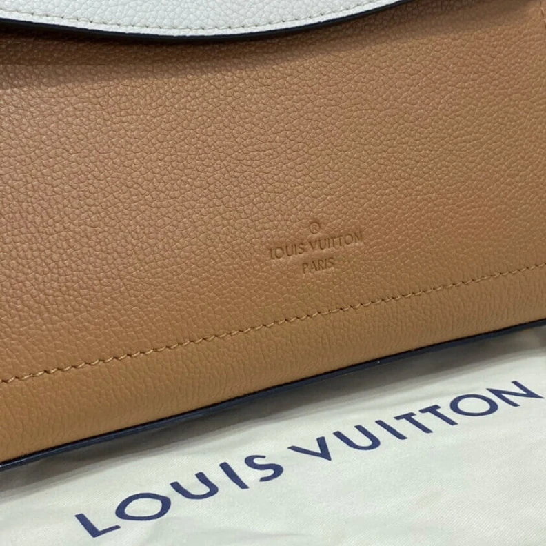 Mythick ru Softcalfs Louis Vuitton Lockme Ever BB White Brown