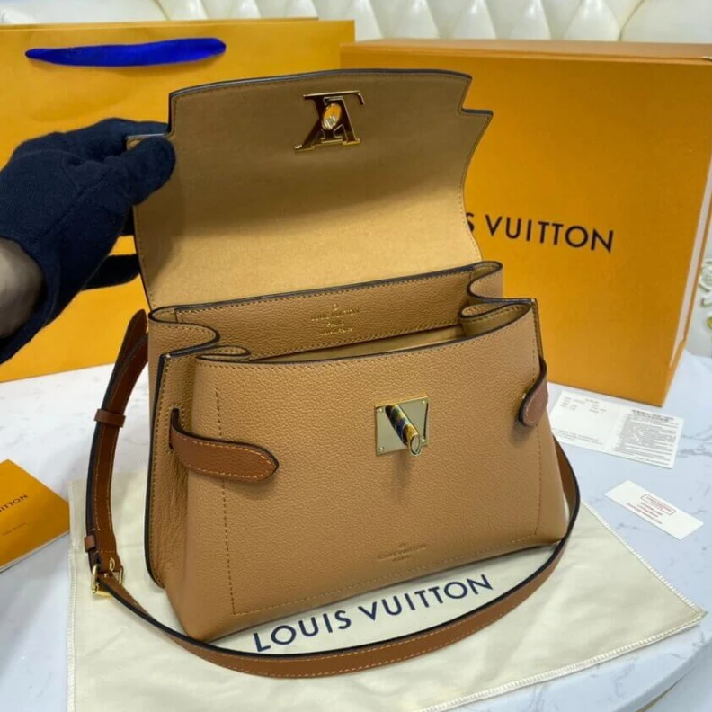 Mythick ru Softcalfs Louis Vuitton Lockme Ever BB White Brown