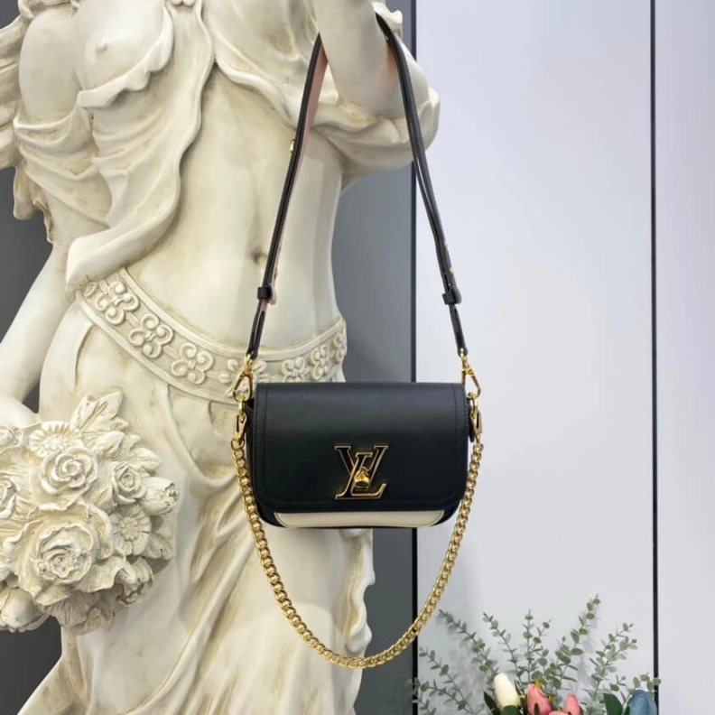 Mythick.ru Strap: Re Louis Vuitton Lockme Tender Black