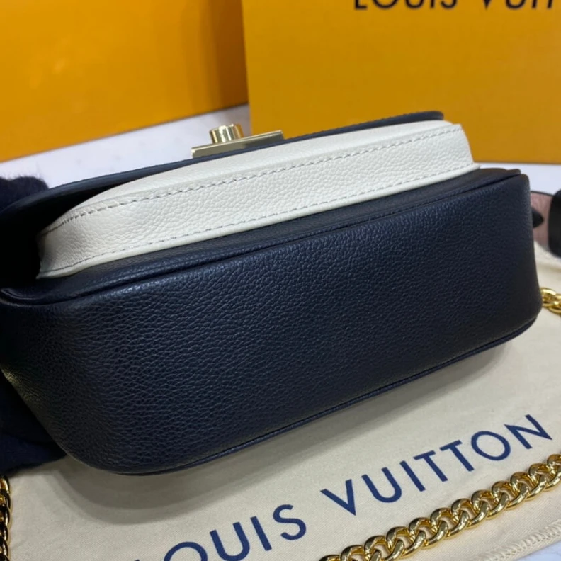 Mythick.ru Strap: Re Louis Vuitton Lockme Tender Black
