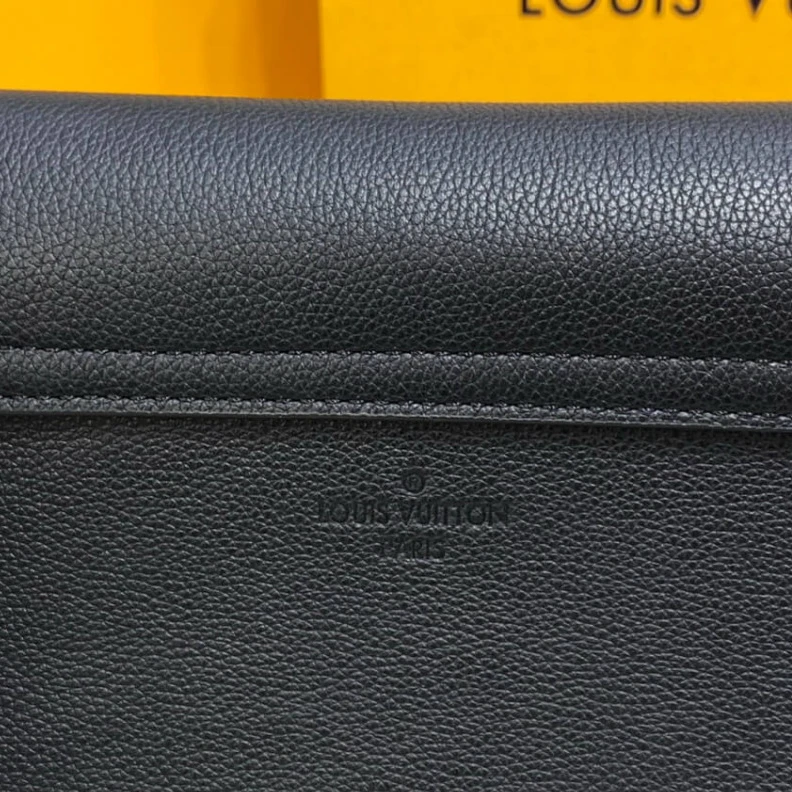 Mythick.ru Strap: Re Louis Vuitton Lockme Tender Black