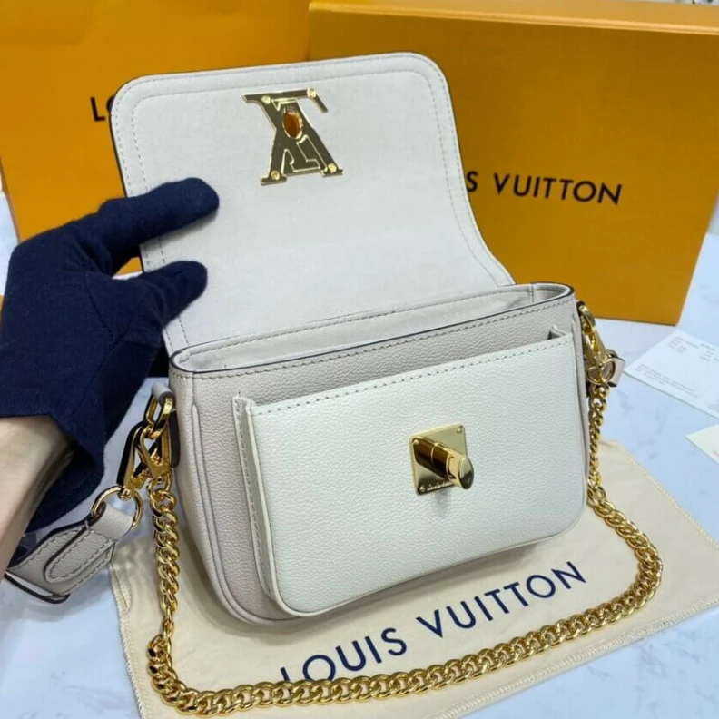 Mythick.ru Grained c Louis Vuitton Lockme Tender Greige