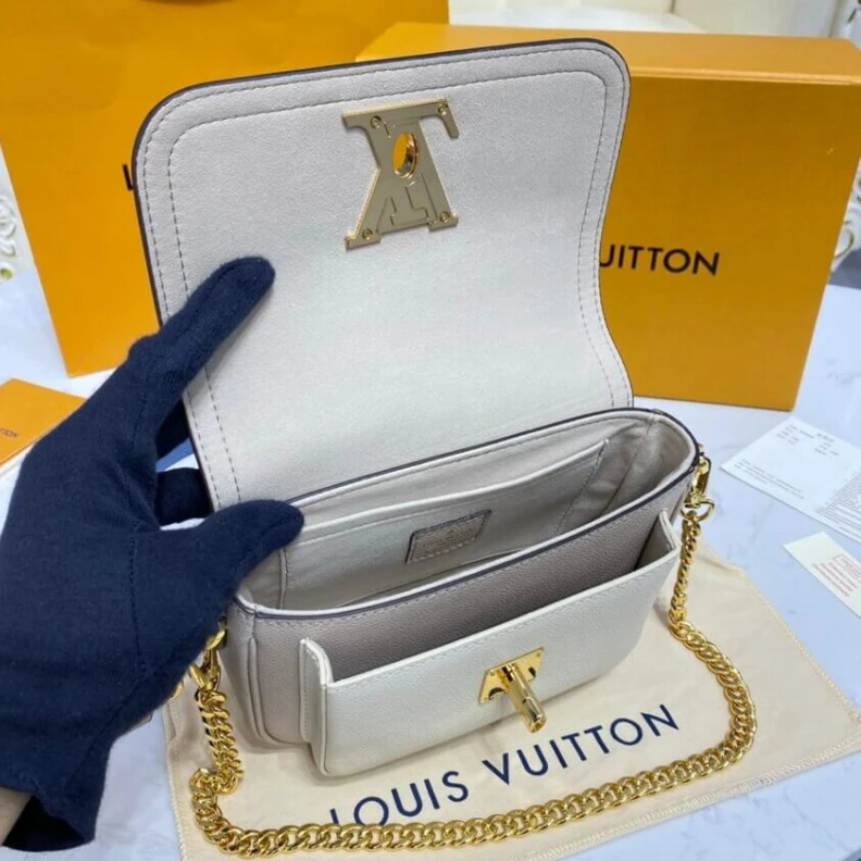 Mythick.ru Grained c Louis Vuitton Lockme Tender Greige
