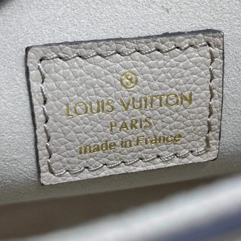 Mythick.ru Grained c Louis Vuitton Lockme Tender Greige
