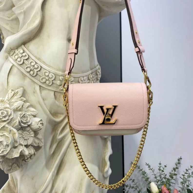 Replica bags lv Strap: Re Louis Vuitton Lockme Tender Pink