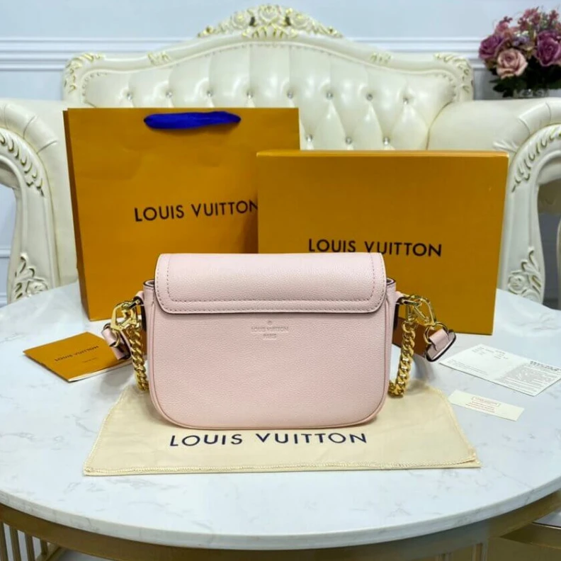 Replica bags lv Strap: Re Louis Vuitton Lockme Tender Pink
