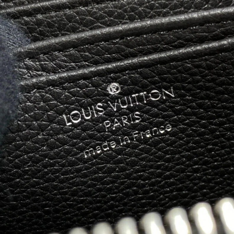 Mythick ru 11 x 8.5 Louis Vuitton Lockme Zippy Coin Purse Black
