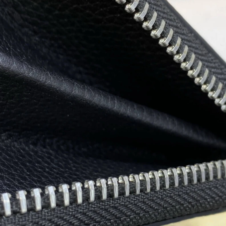 Mythick ru 11 x 8.5 Louis Vuitton Lockme Zippy Coin Purse Black
