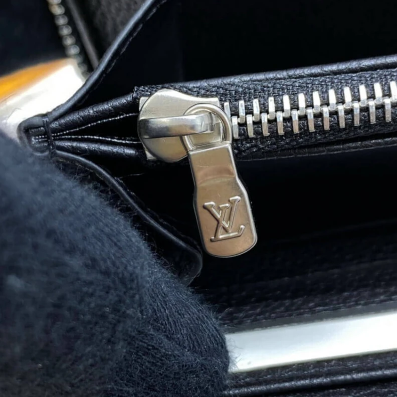Replica bag The Zippy Louis Vuitton Lockme Zippy Wallet Black