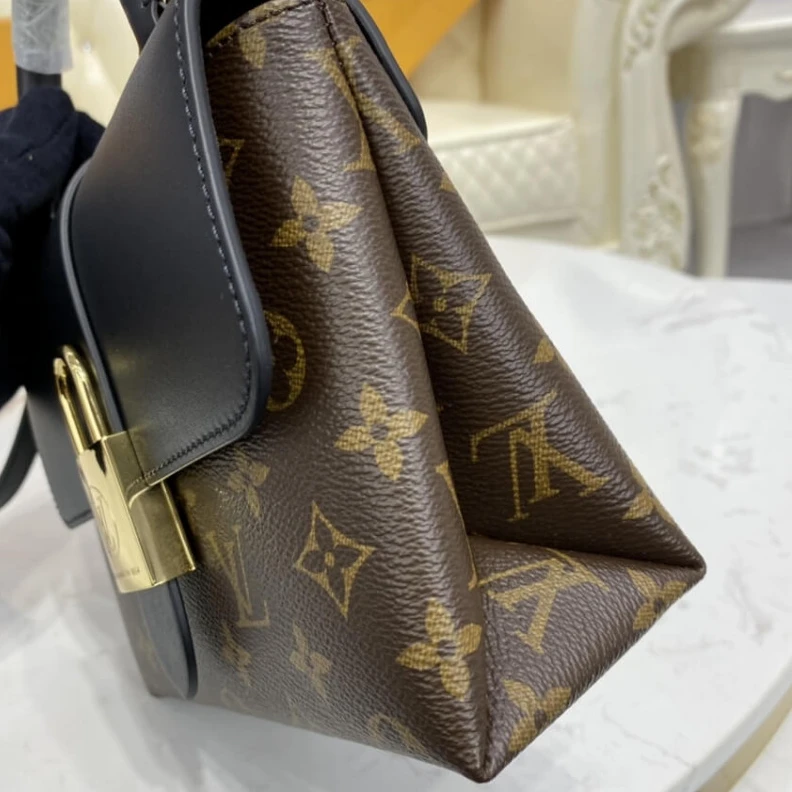 Top lv Monogram LV Locky BB Black