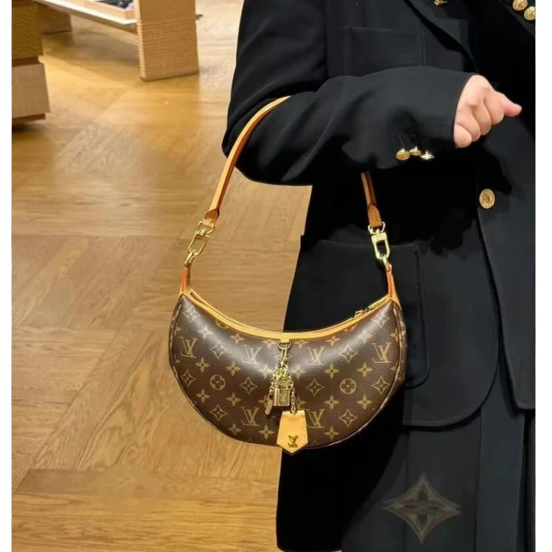 Louis vuitton locations Louis Vuitton Looping Bag