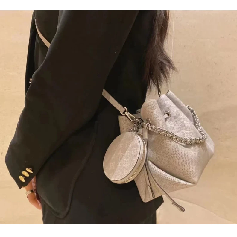 Replica bags lv Strap dro Louis Vuitton Mahina Bella Tote Bag Gris Souris Gray