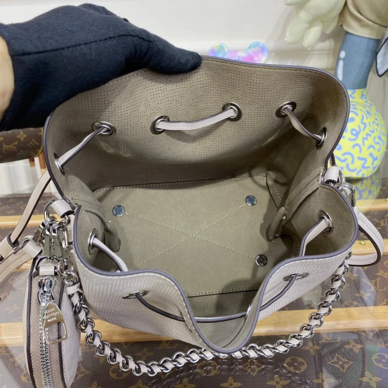 Replica bags lv Strap dro Louis Vuitton Mahina Bella Tote Bag Gris Souris Gray