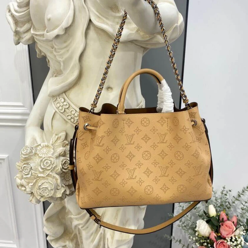 Mythick ru Chain dro Louis Vuitton Mahina Calf Leather Bella Tote Arizona Brown