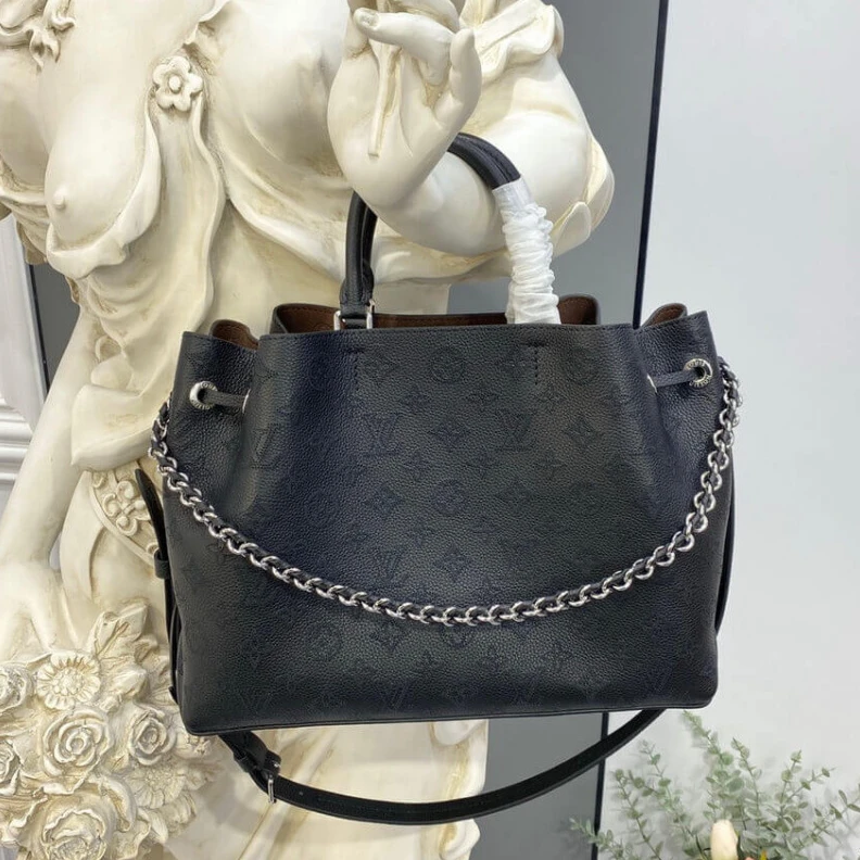 Mythick Strap dro Louis Vuitton Mahina Calf Leather Bella Tote Black