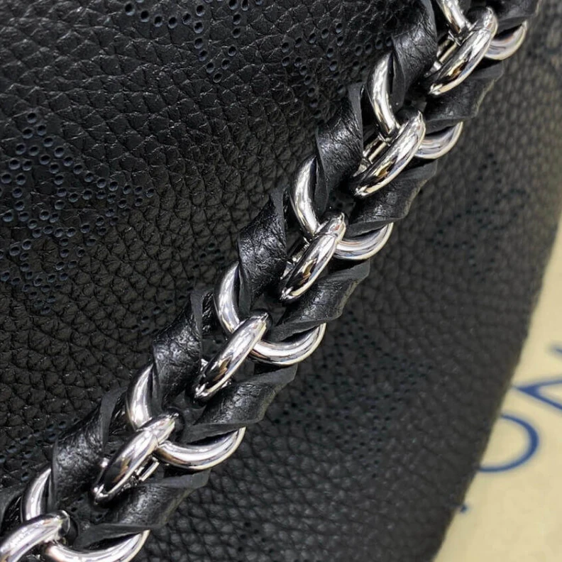 Mythick Strap dro Louis Vuitton Mahina Calf Leather Bella Tote Black