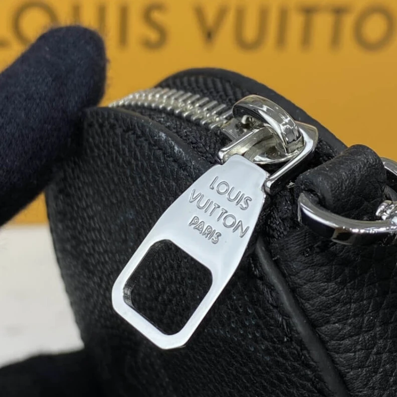 Mythick.ru Calfleath Louis Vuitton Mahina Leather Bella Black