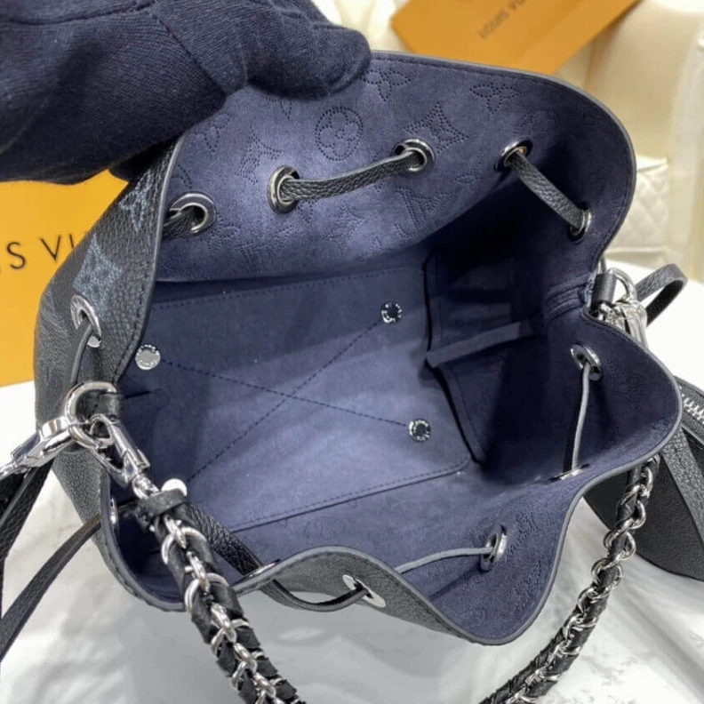 Mythick.ru Calfleath Louis Vuitton Mahina Leather Bella Black