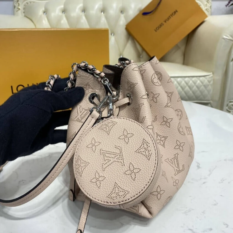 Mythick Leather d Louis Vuitton Mahina Leather Bella Magnolia
