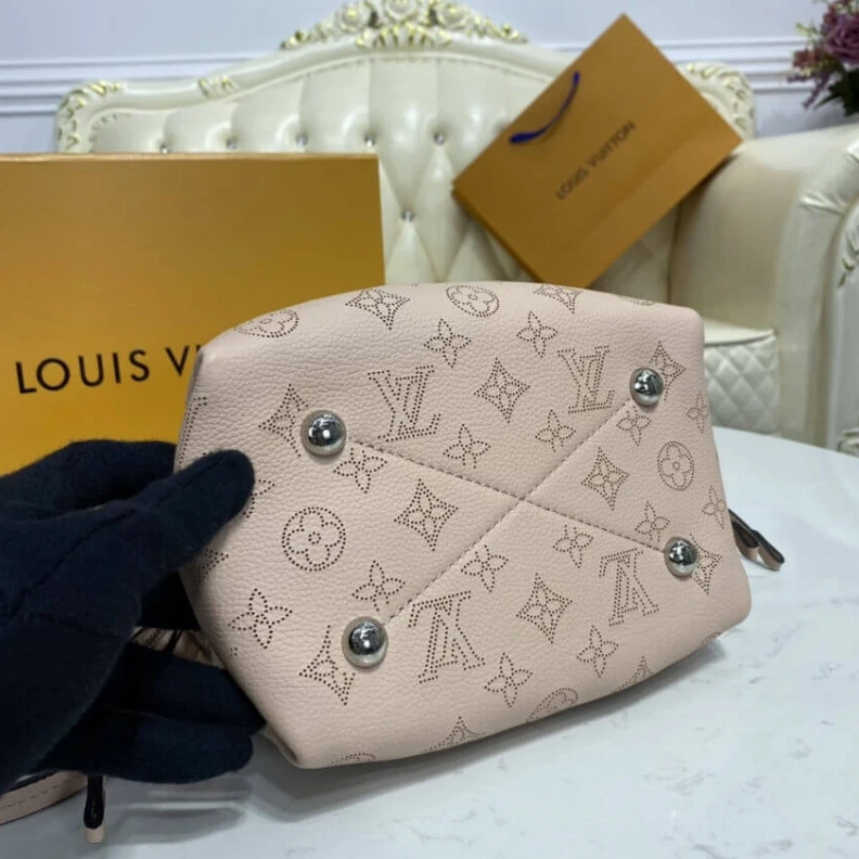 Mythick Leather d Louis Vuitton Mahina Leather Bella Magnolia