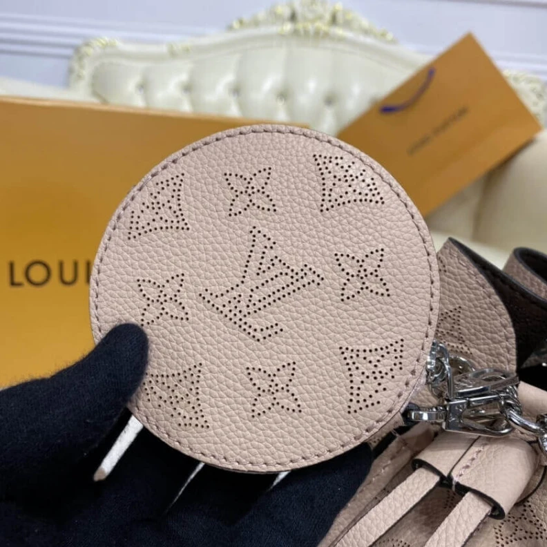 Mythick Leather d Louis Vuitton Mahina Leather Bella Magnolia