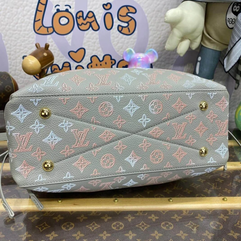 Mythick 4 protect Louis Vuitton Mahina Leather Bella Tote Gray