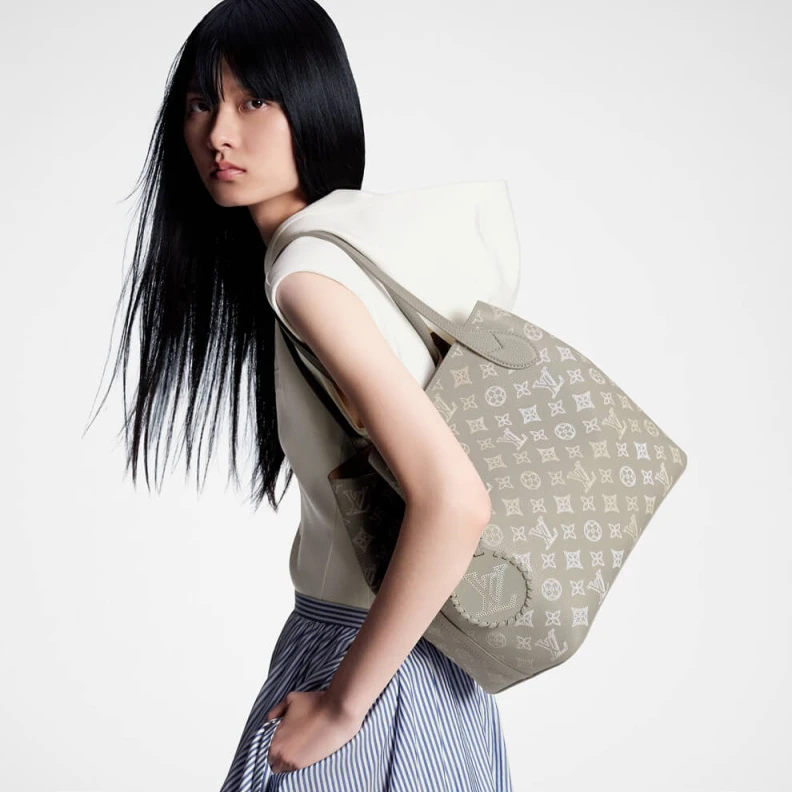 Mythick.ru Inside re Louis Vuitton Mahina Leather Blossom MM Bag Gray