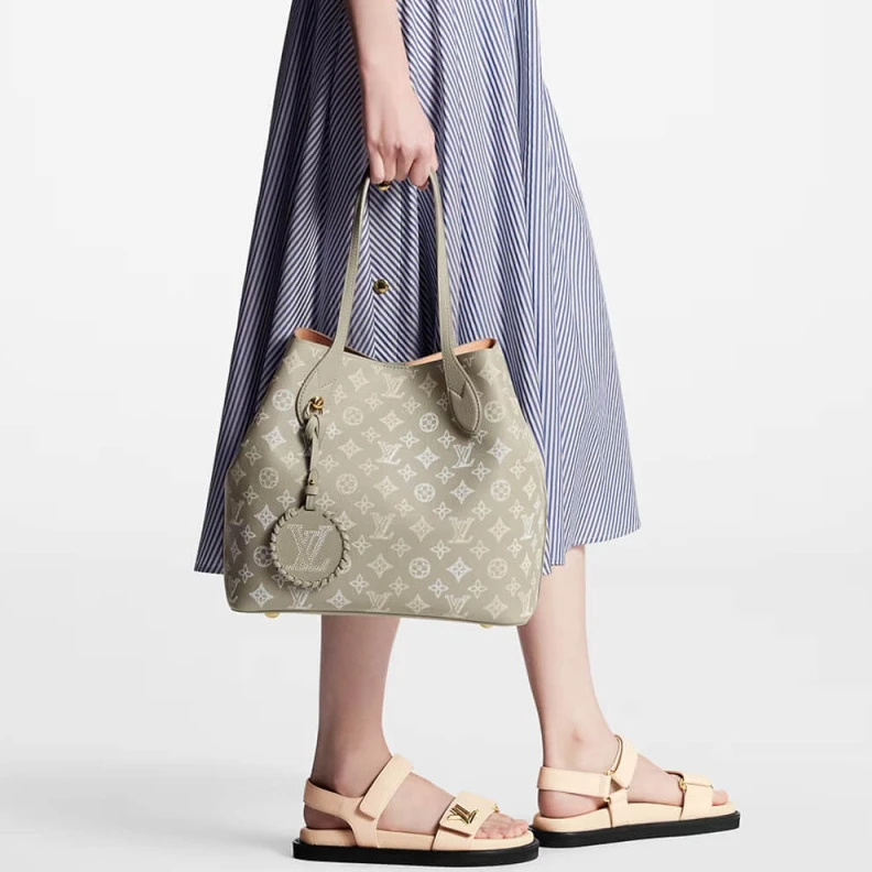 Mythick.ru Inside re Louis Vuitton Mahina Leather Blossom MM Bag Gray
