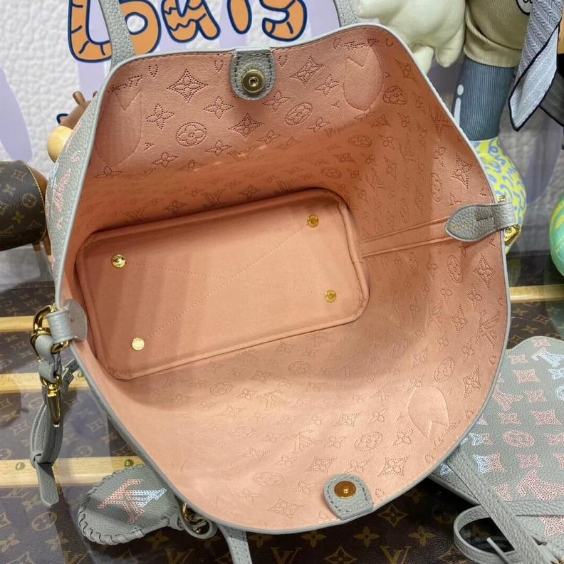 Mythick.ru Inside re Louis Vuitton Mahina Leather Blossom MM Bag Gray