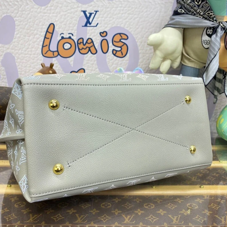 Replica bag Handle:Si Louis Vuitton Mahina Leather Carmel Bag Grey