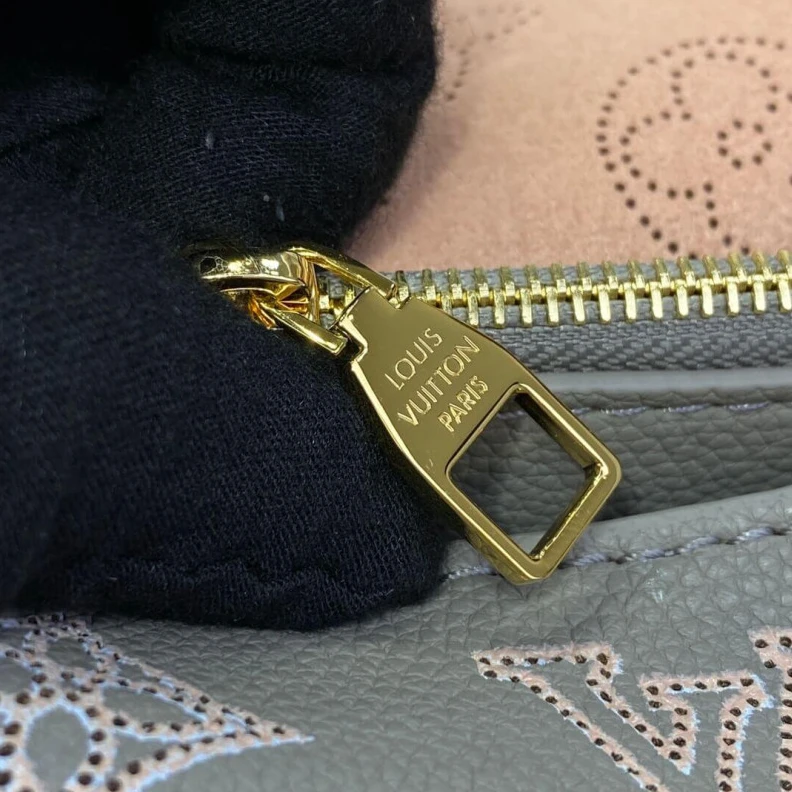 Replica bag Handle:Si Louis Vuitton Mahina Leather Carmel Bag Grey